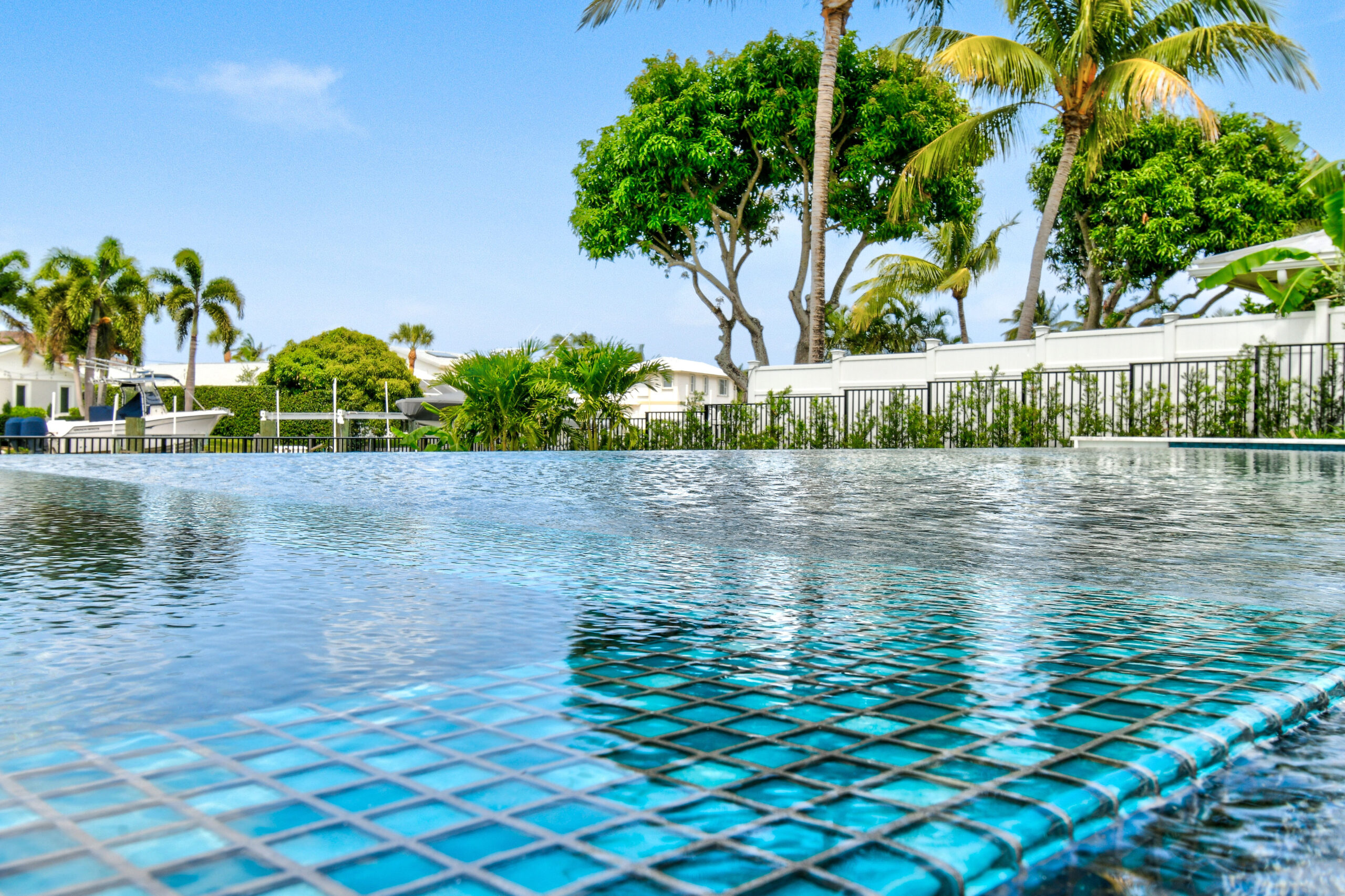 Glass Tile vs Porcelain Tile — What Pool Builders Should Know - US Pool ...
